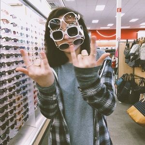 Meet your Posher, Abigail